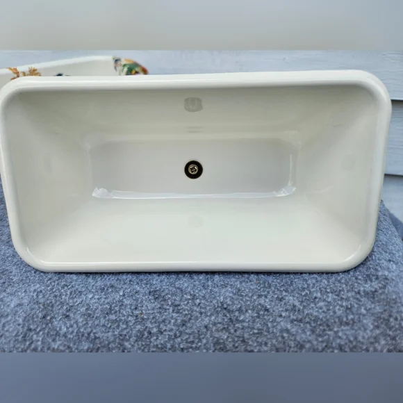 Mackenzie Childs Flower Market White Bread & Butter Hostess Set - Picture 9 of 12